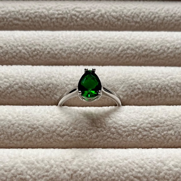 R010 | Emerald CZ Pear Cut Stone Ring - Picture 2 of 6